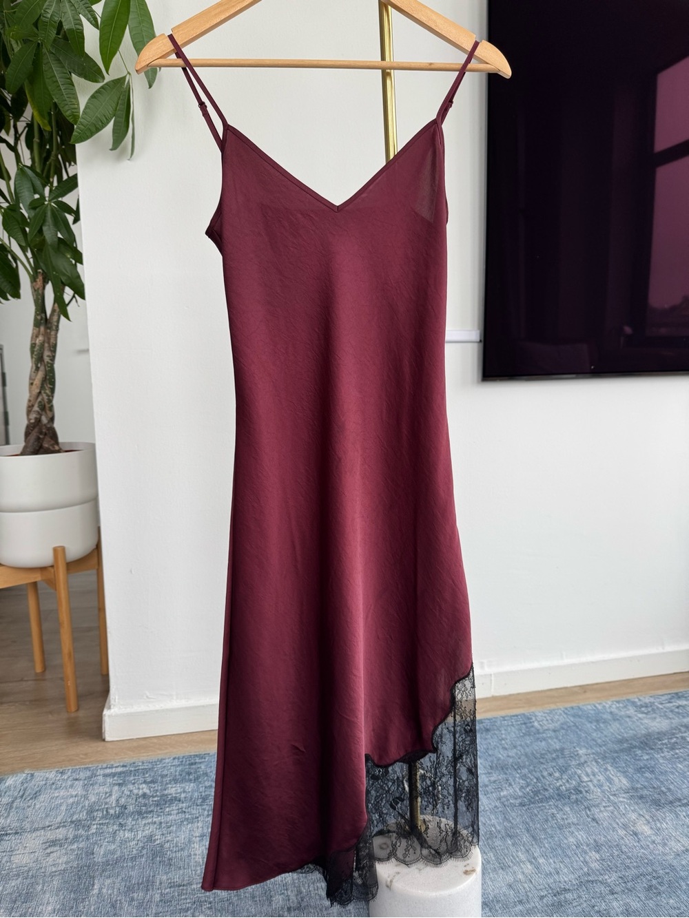 Aritzia Wilfred Sonnet Satin Dress